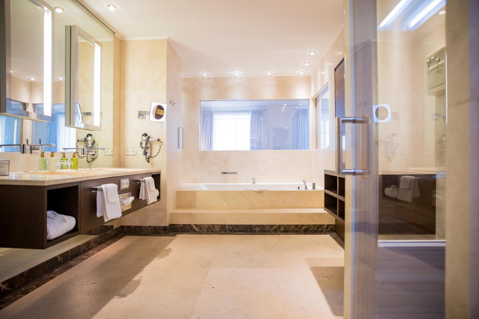 Iris Porsche Hotel & Restaurant Mondsee Luaran gambar